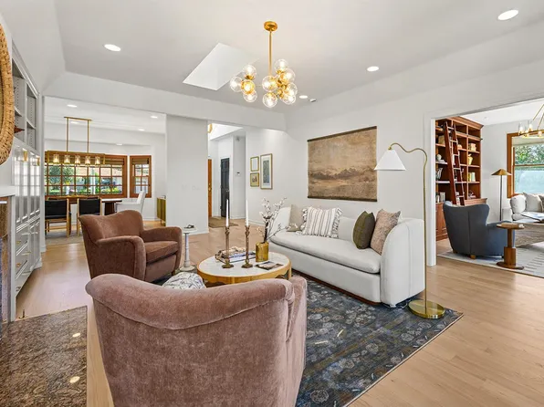 735 Johnson Street, Healdsburg, CA 95448