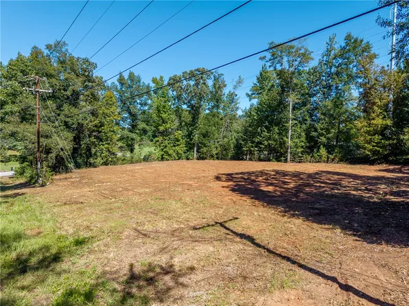101/103 Stardust Ln, Clemson, SC 29631