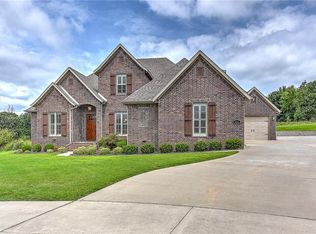 454 Angel Falls Ln, Springdale, AR 72762