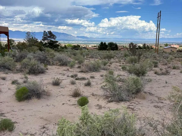 1222 Villa Rd SE, Rio Rancho, NM 87124