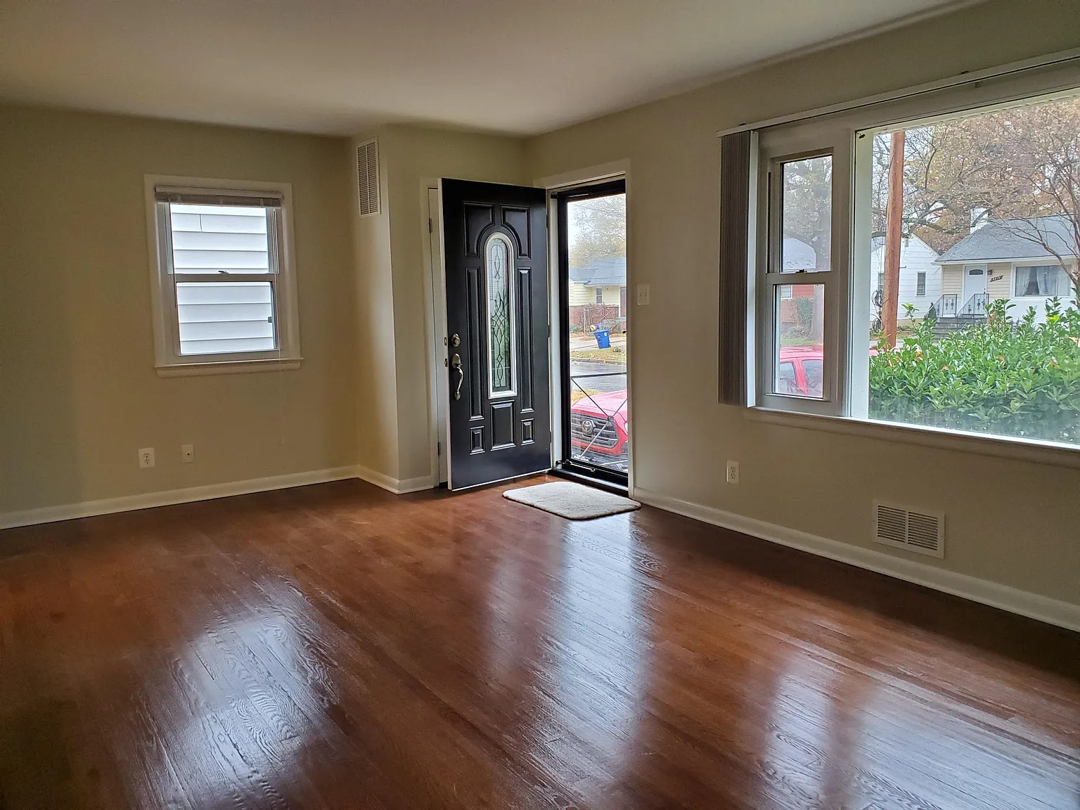 8426 57th Ave — Photo 3