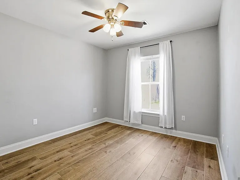 18152 Woodhaven Dr — Photo 9
