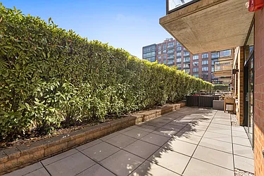 1100 Maxwell Lane, #422