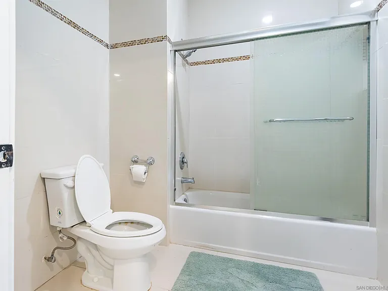 4741 Point Loma Ave #201 — Photo 21