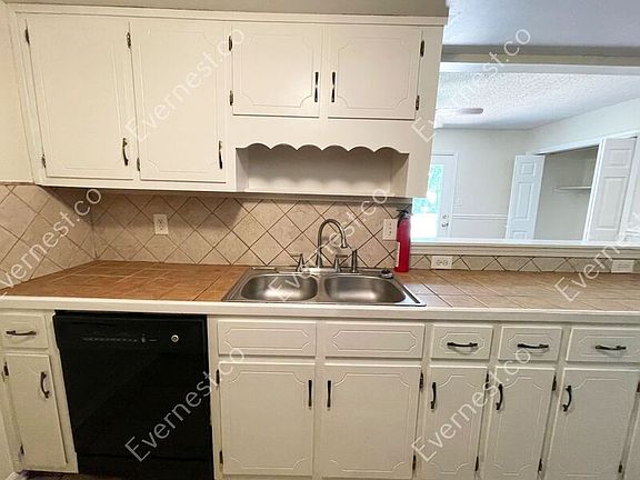 4th image of 2240 Cheshire Dr