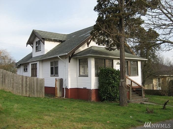 1st image of 1615 E Fairbanks St