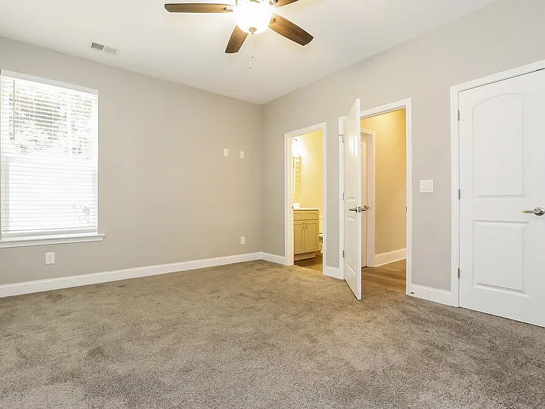 2105 Brentwood Cv — Photo 11