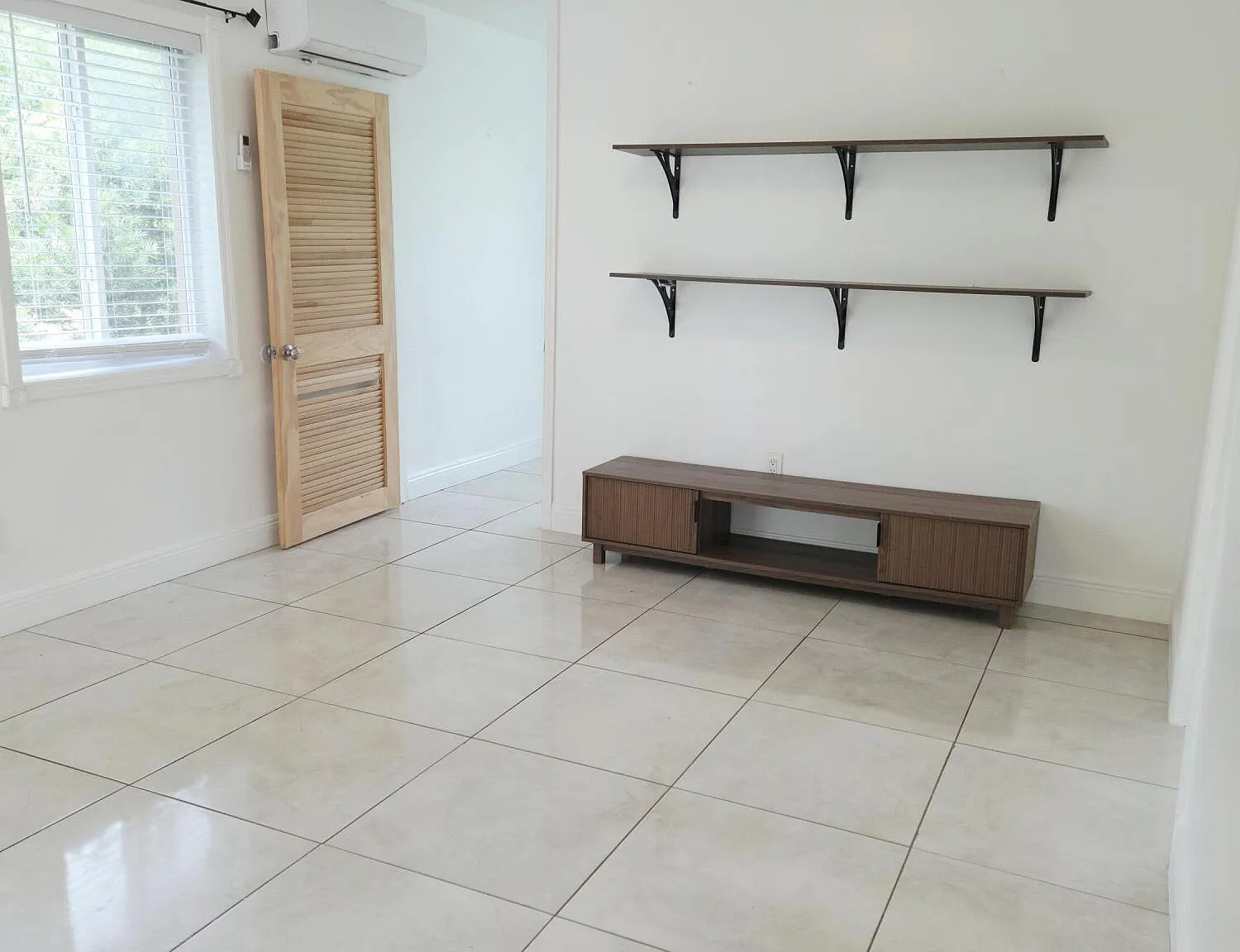 2 bed, 700 sqft, $1,800 — Photo 3