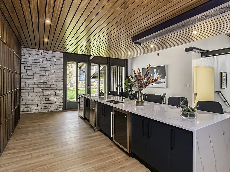 Kenilworth Apartments — Photo 27