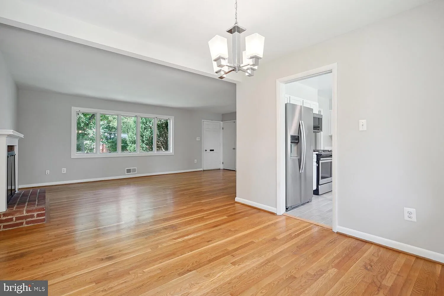 4 bed, 3.0 bath, 2462 sqft, $4,785 — Photo 3