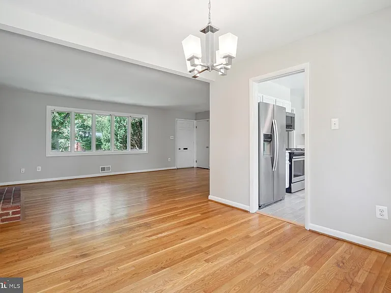 1633 Warner Ave — Photo 3