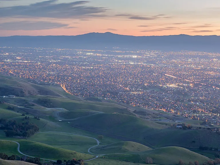 Work in Silicon Valley? Our community is a commuter's paradise