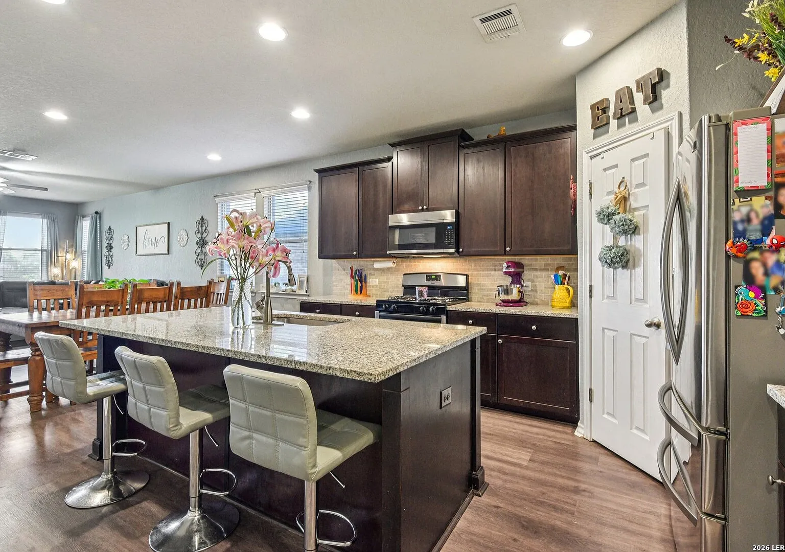 4 bed, 2.5 bath, 1848 sqft, $2,200 — Photo 4