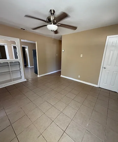 1257 Devander Dr — Photo 2