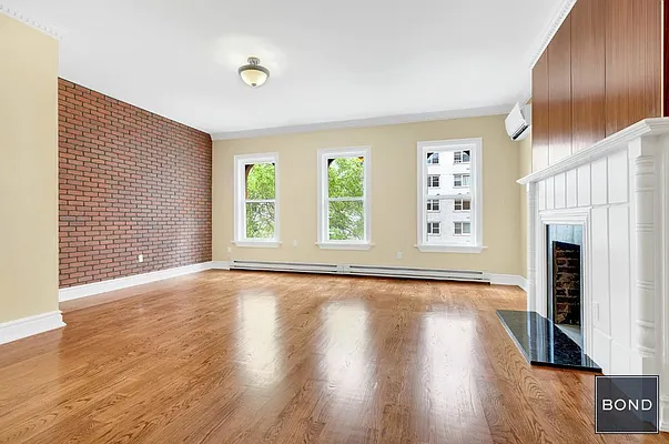 Rented by Bond New York | media 26