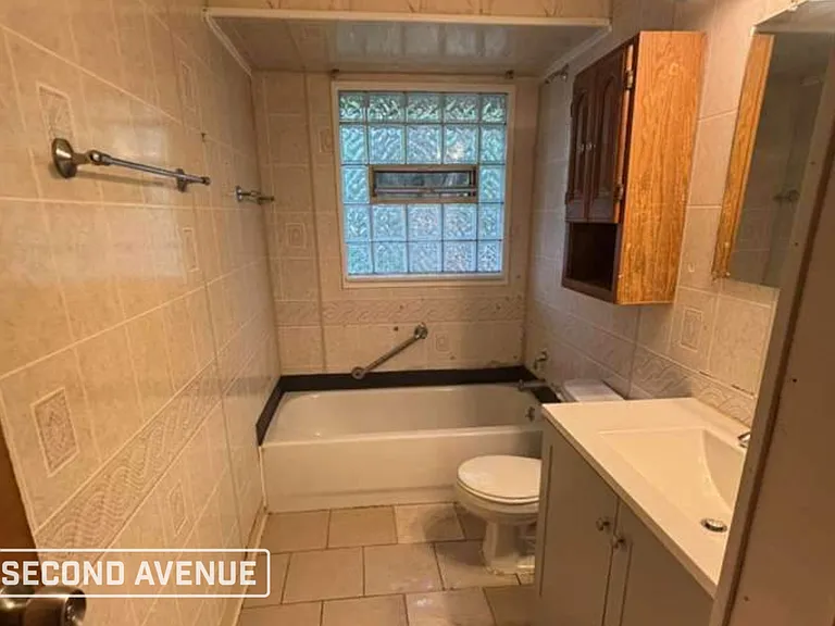 13131 S Rhodes Ave — Photo 8