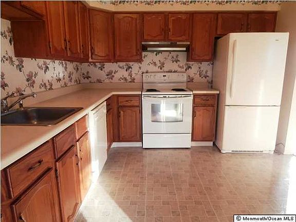 2nd image of 12 Ardsley Avenue #A