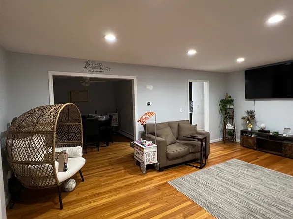 3586 Kennedy Boulevard image 2 of 44