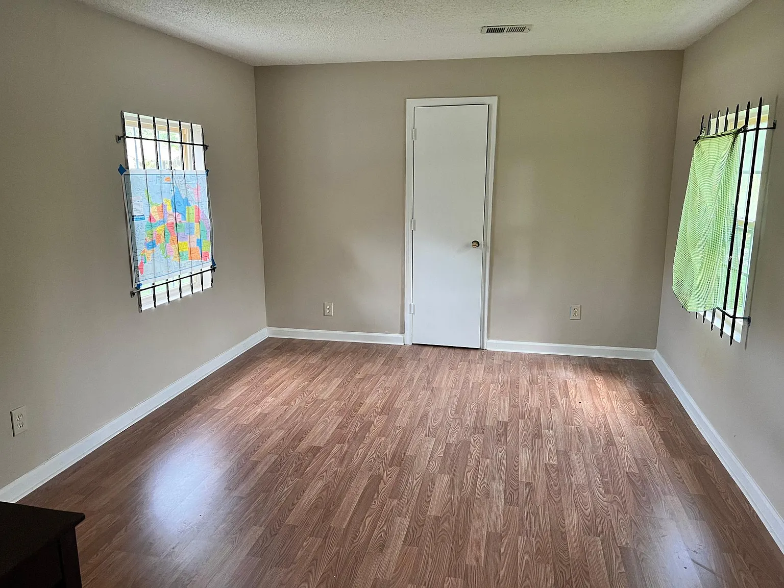 3160 Cedar St — Photo 2