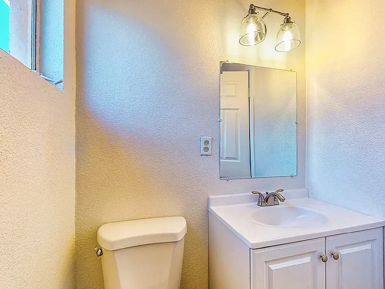 1302 Rexford Pl — Photo 16