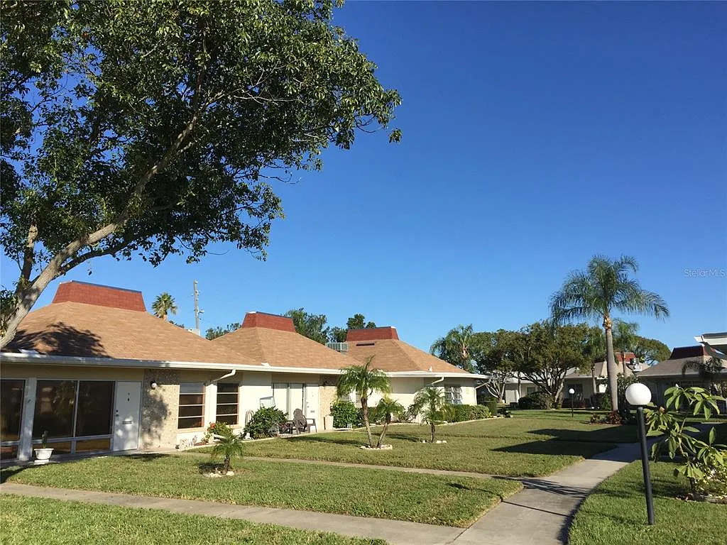 4345 Tahitian Gardens Cir — Photo 2