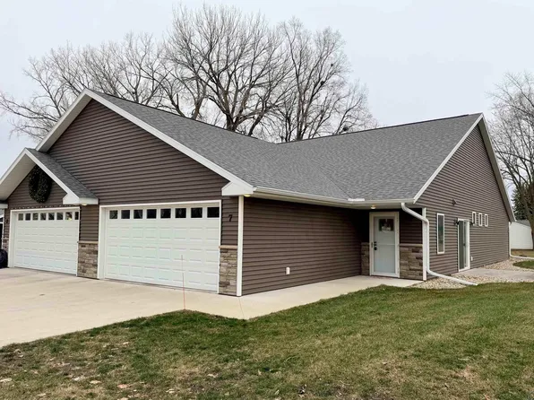 94 N Emerald Dr #7, Storm Lake, IA 50588