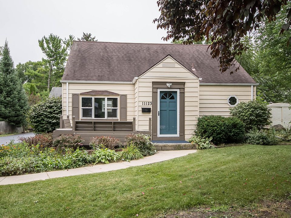 1st image of 11123 W Godsell Ave