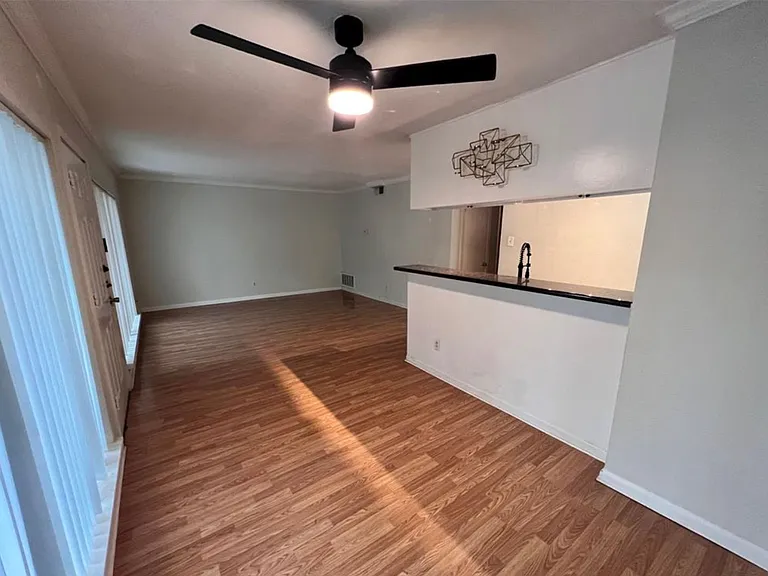 1507 California St — Photo 1