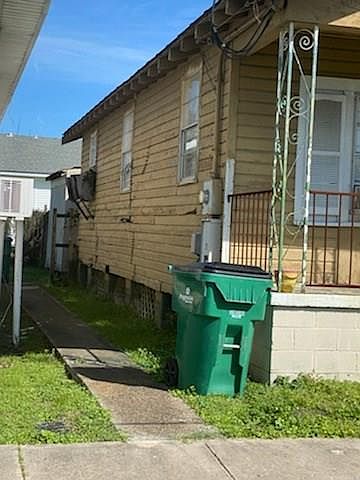 1st image of 727 Romain St