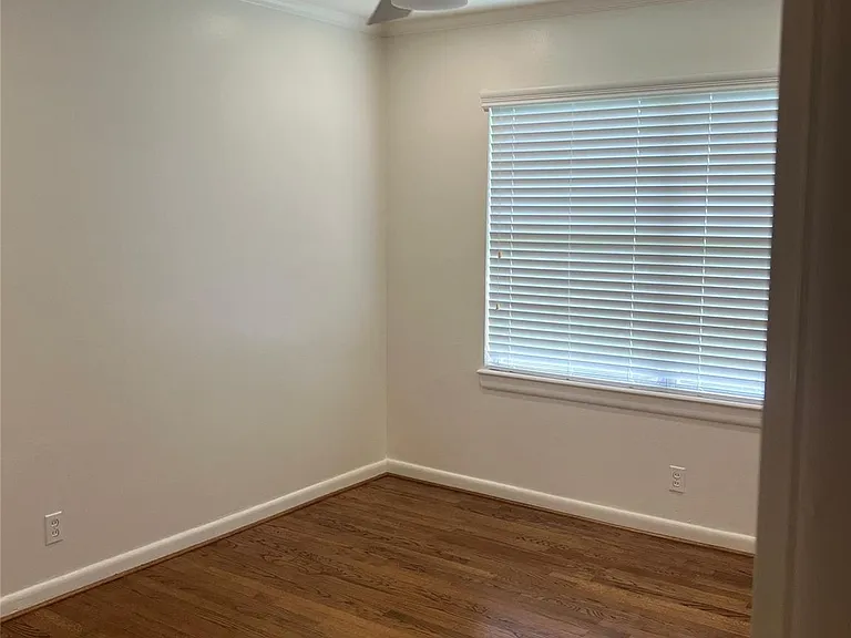 2911 Linkwood Dr — Photo 6