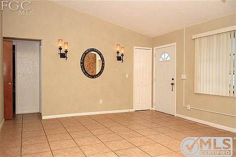 Great Room, Vaulted Ceiling.