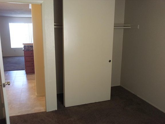 5th image of 3808 Swift Ave APT 6