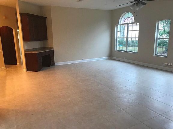 3rd image of 4609 Juniper Dr
