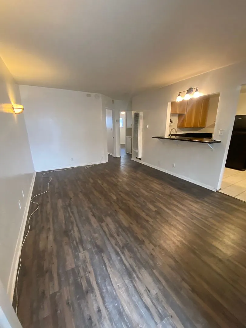 4937 Coronado Ave! Spacious 2 Bed-1 Bath Unit in OB! — Photo 4