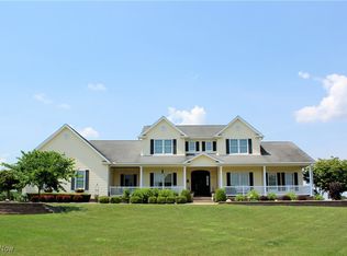 130 Longview Cir, North Lima, OH 44452