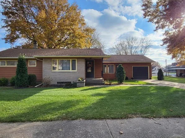 306 E Summit St, Wilton, IA 52778