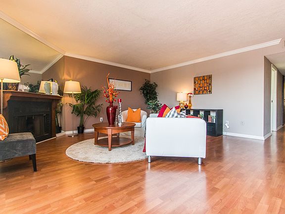 2nd image of 605 Redondo Ave Unit 303