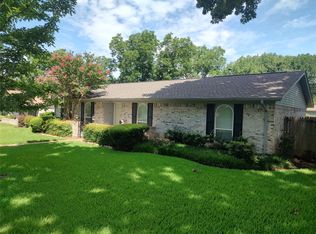 3817 Crestpark Dr, Farmers Branch, TX 75244