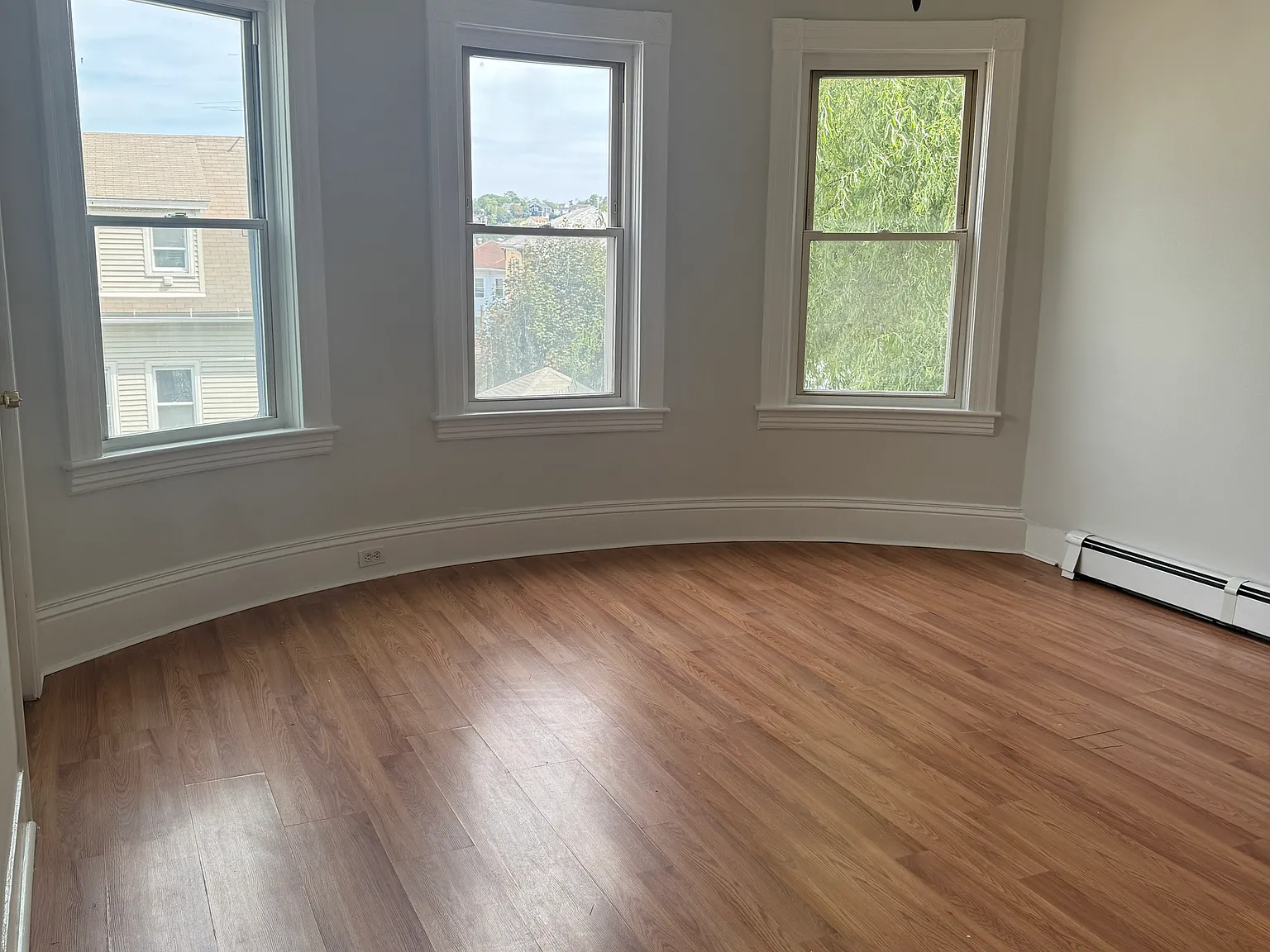 3 bed, 1100 sqft, $2,300 — Photo 1