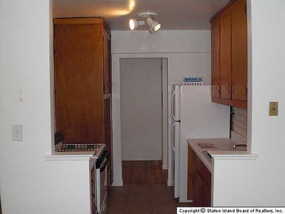 4th image of 55 Austin Pl #4R