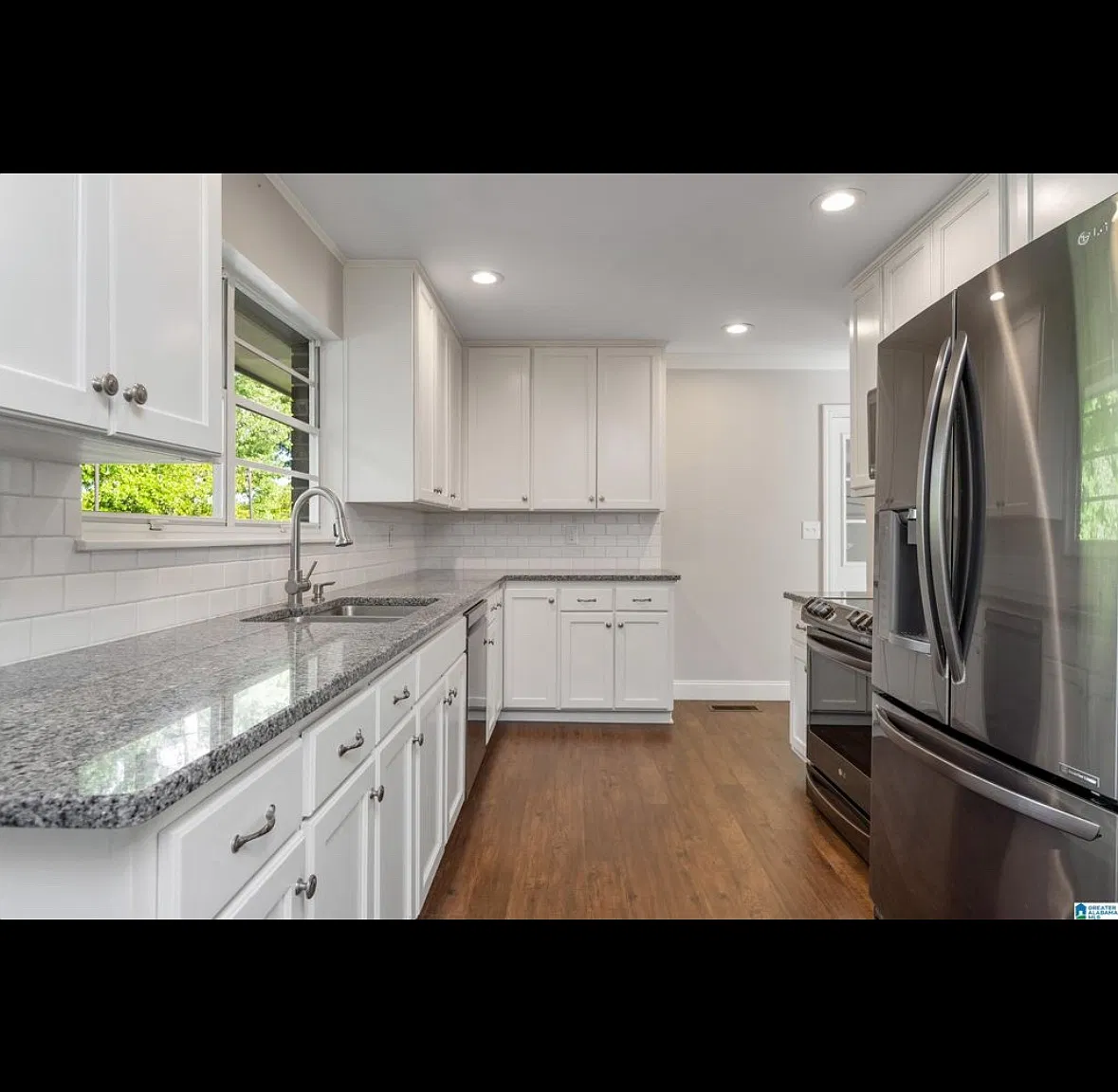 4 bed, 2870 sqft, $3,300 — Photo 2