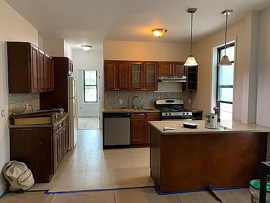 1st image of 4-35 27th Ave #1R