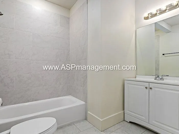 2 bed, 1.0 bath, 1000 sqft, $1,295 — Photo 3