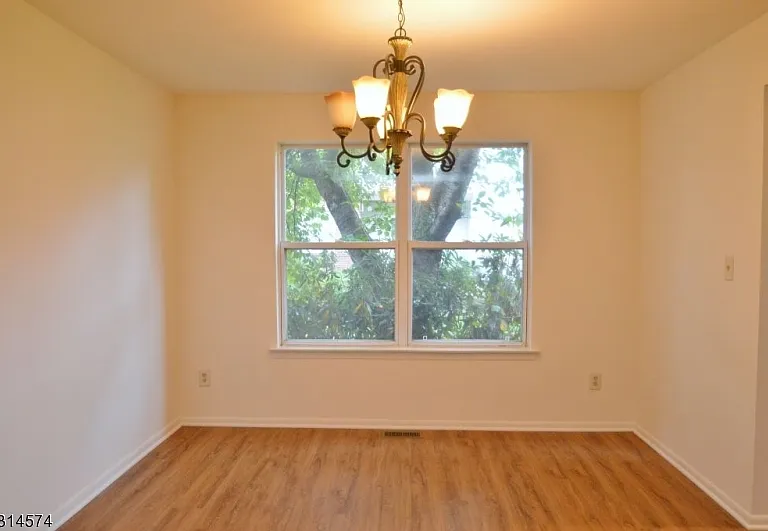 3 Donna Dr — Photo 4