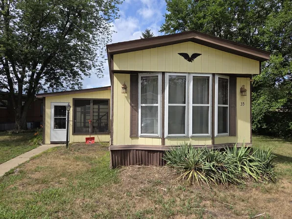 35 Arlington Dr, Coal City, IL 60416