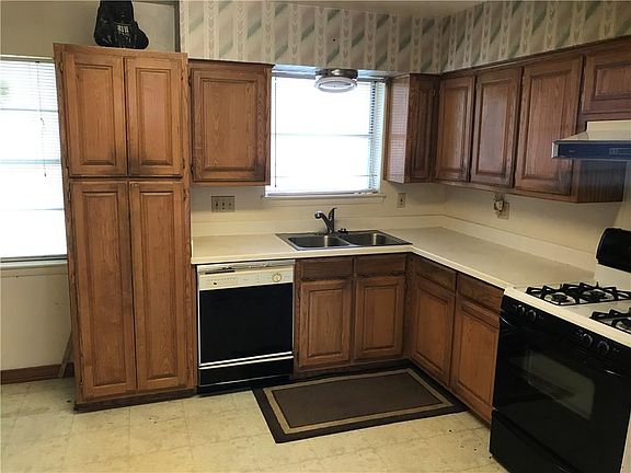 4th image of 1835 Trent Dr