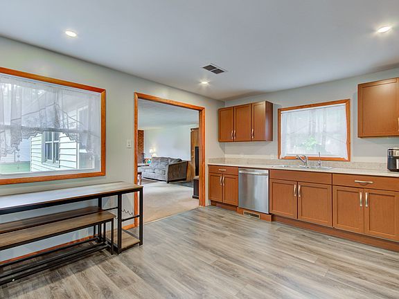 5th image of 185 E Venoy Dr