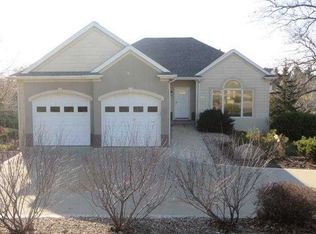 882 Shade Tree Ct, Lisbon, IA 52253