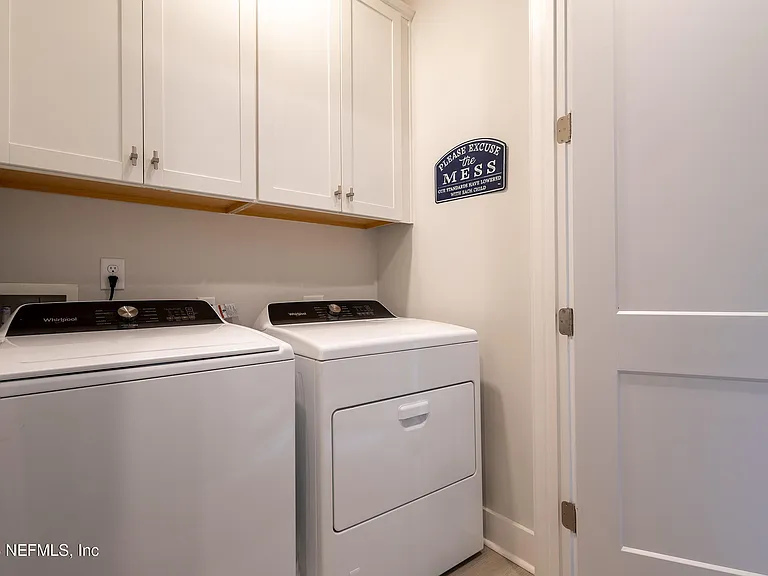 1624 Piazza Pl — Photo 27