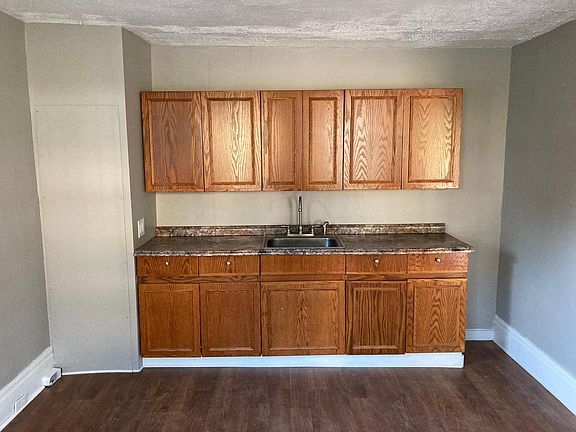 3rd image of 20 Gilbert St